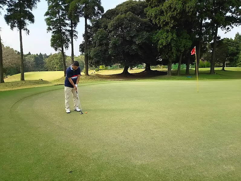 ゴルフの練習風景